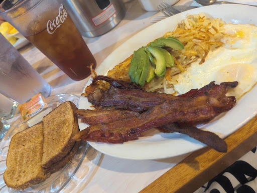 Peachtree Restaurant and pie house photo 2