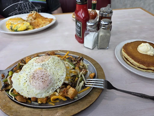 Peachtree Restaurant and pie house photo 10